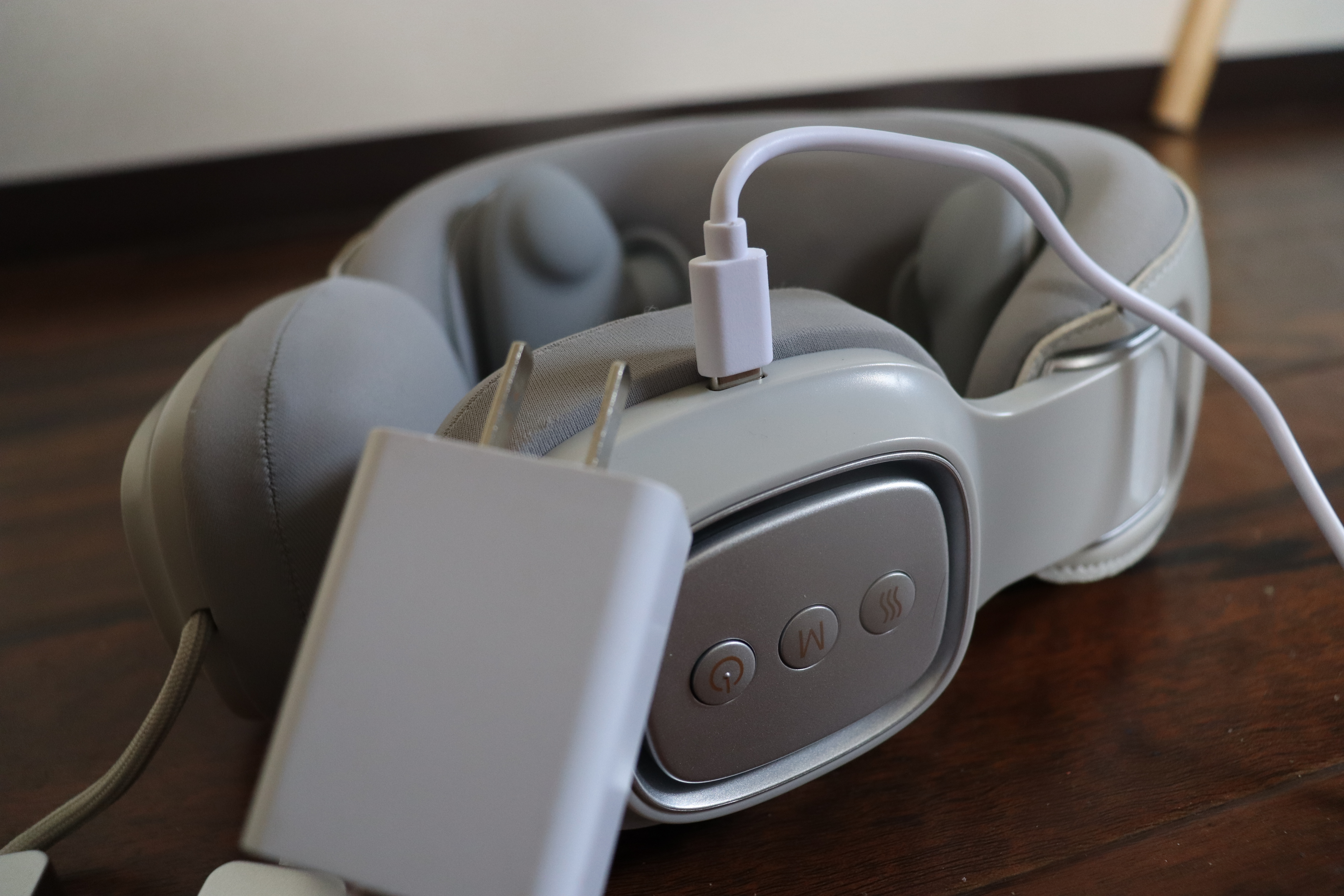 充電する